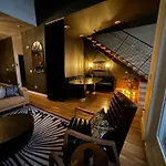 Modern Condo In The Vibrant Nulu District