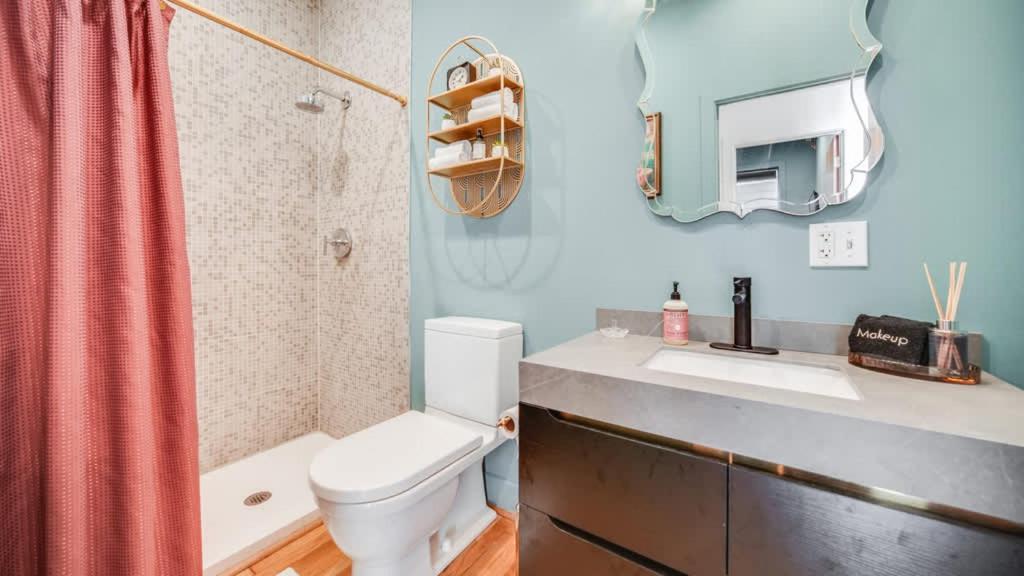 Modern In The Vibrant Nulu District Apartment *