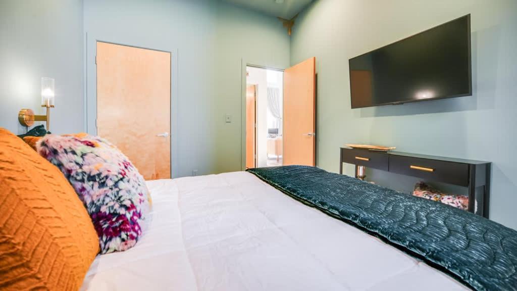 Modern In The Vibrant Nulu District * Louisville