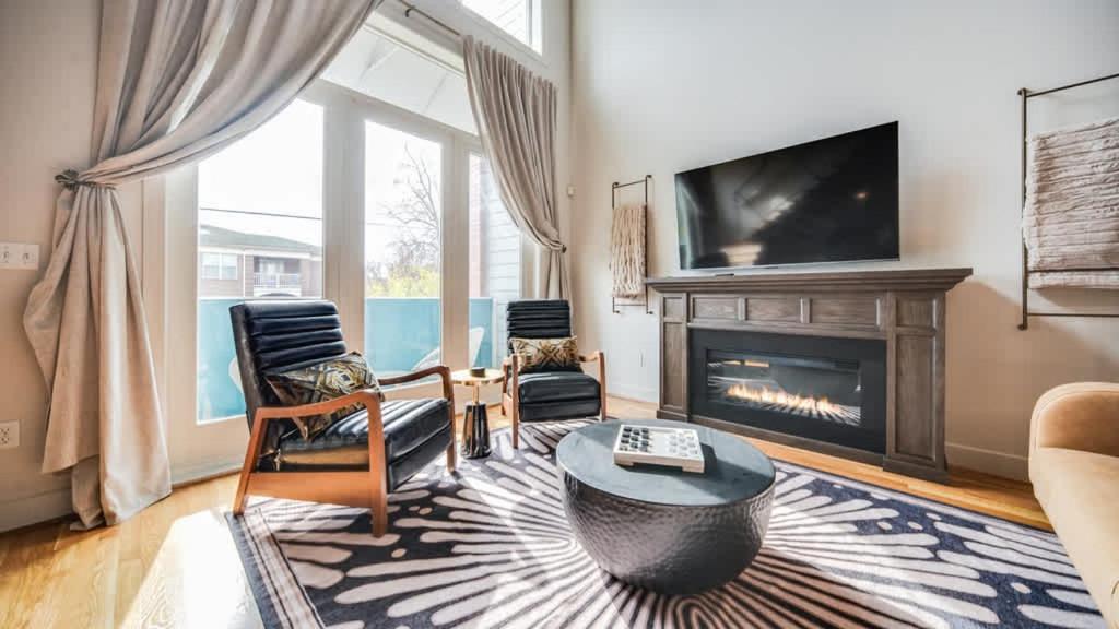 Modern In The Vibrant Nulu District Apartment *